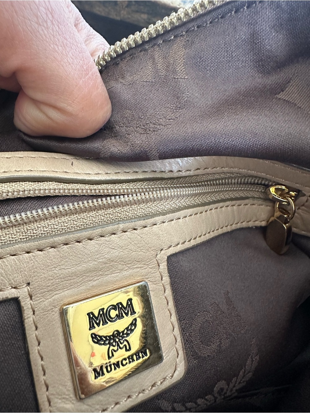MCM Visetos Signature Beige HOBO Bag - Picture 15 of 15